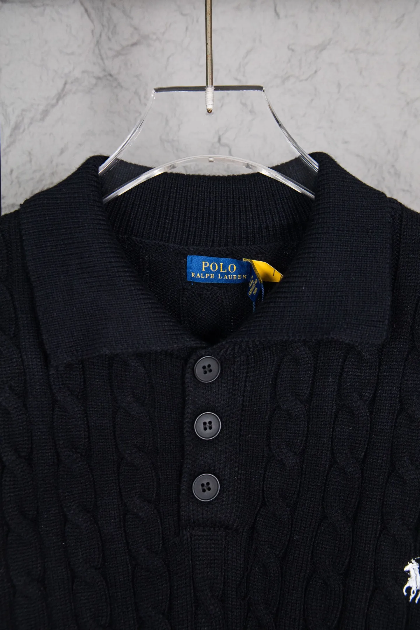 P240 Ralph Lauren 2025ss new twist sweater button cardigan. The fabric is made of imitation cashmere fabric. A full set of customized accessories. The highest version on the market. Color: Navy blue, black, white and gray. Size: S-XL.